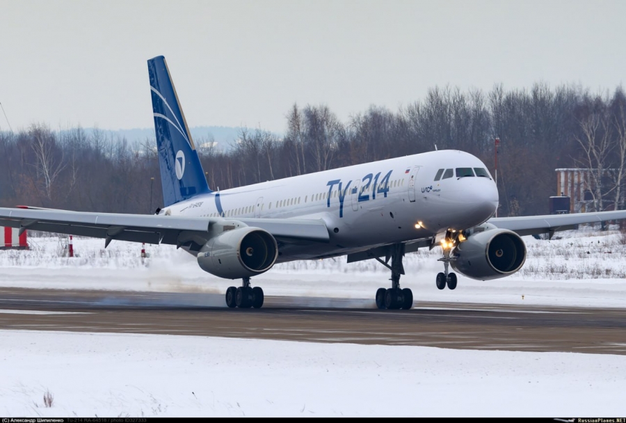 Ту-214 (RA-64518) авиакомпании «Ред Вингс» прибывает из Казани в Жуковский, 30 января 2024 года. Фото: Александр Шипиленко
